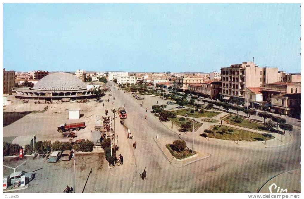 ALGERIE - SIDI BEL ABBES - Les Halles Centrales et la Rue Didouche-Mourao