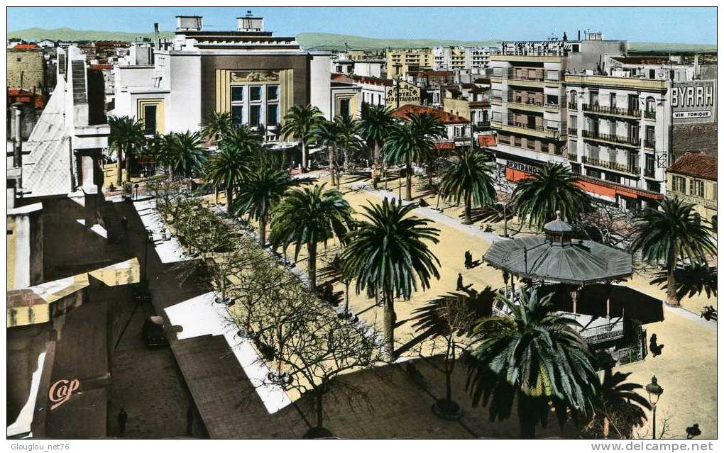 SIDI BEL ABBES....PLACE CARNOT ET LE THEATRE.....CPSM PETIT FORMAT ANIMEE