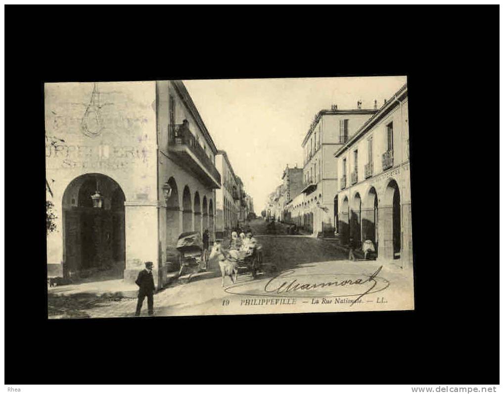 10 PHILIPPEVILLE - La Rue Nationale