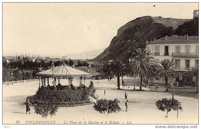 CPA Algérie - Philippeville - La Place de la Marine et le Skikda ( LL N°46 )