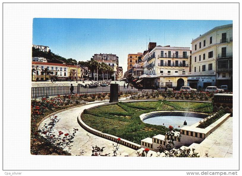 ALGERIE Skikda Place du 1er Novembre ed SNE 194, CPSM 10x15, 197?