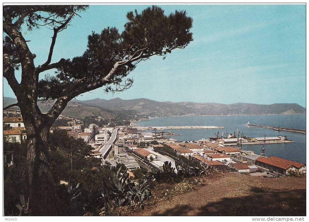 Algérie. Skikda. Vue générale et Port.