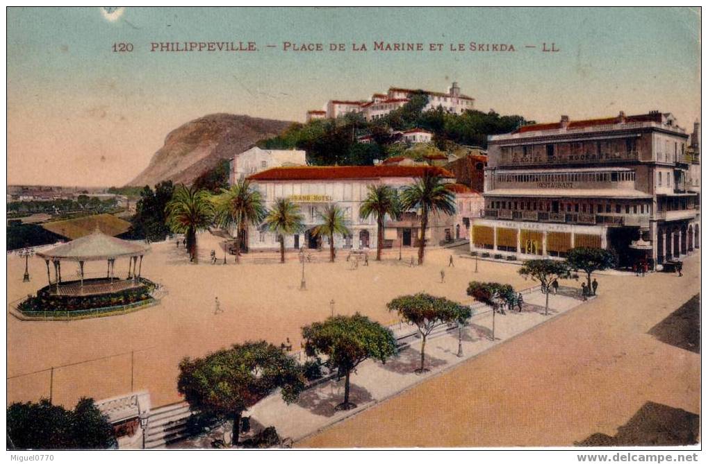 CPA de Philippeville  Place de la Marine et le Skikda , Animation