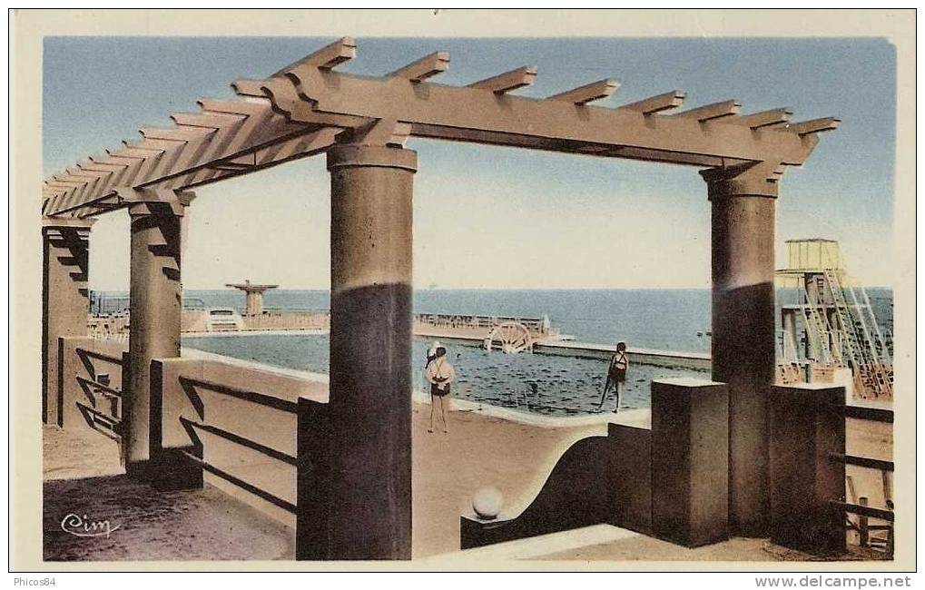 ALGERIE  PHILIPPEVILLE  la piscine jeanne d'Arc ............. Lot N......... 52