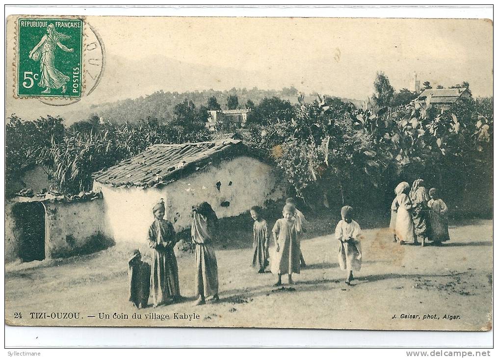 (ALGERIE) TiZi OUZOU un coin du village Kabyle Phot Geiser à Alger, belle animation enfants