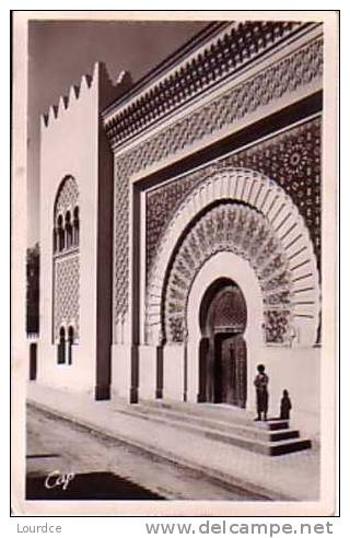 Tlemcen  la porte d'entrée de la Medersa