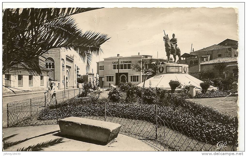 152 - TLEMCEN - PLACE DU 2ème CHASSEUR ( Animées ) ALGERIE