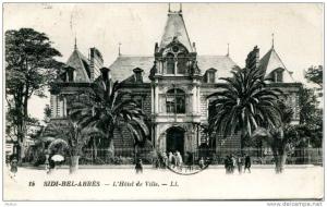 SIDI-BEL-ABBES L´Hôtel de Ville - CPSM (petit format) animée, écrite et timbrée en 1931