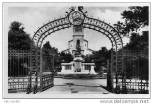 Sétif. Monument aux Morts.