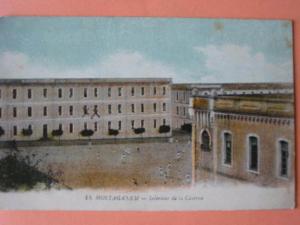 algérie MOSTAGANEM ..intérieur de la caserne militaire