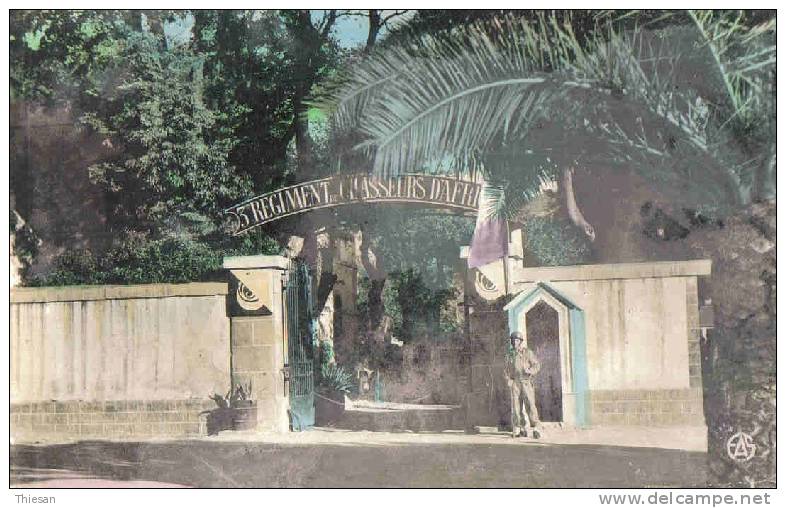 Algerie.Tlemcen.Entrée du Quartier d´Isly ( CPSM Sirecky 15 ). Chasseurs d´Afrique.