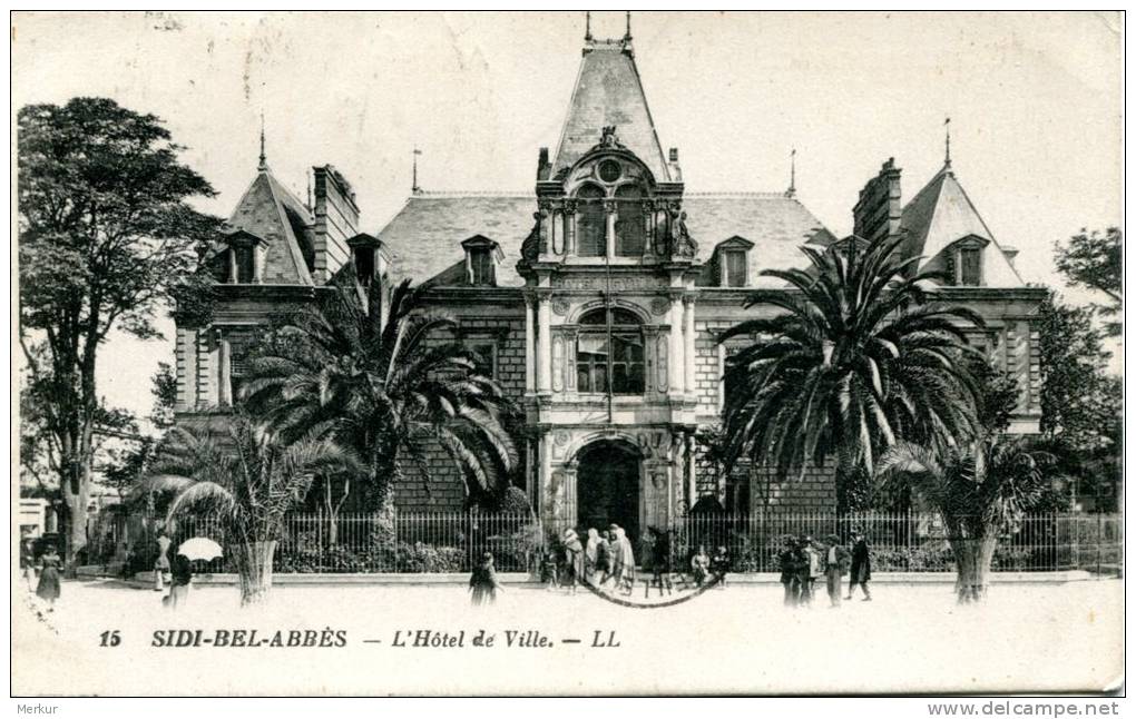 SIDI-BEL-ABBES L´Hôtel de Ville - CPSM (petit format) animée, écrite et timbrée en 1931