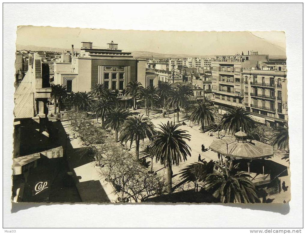 Carte Postale Ancienne  SIDI-BEL-ABBES  Place Carnot et le Théatre