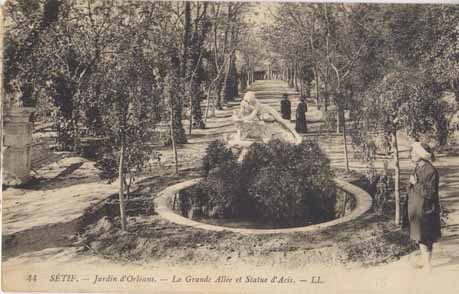 SETIF . La grande allée et Statue d'Aeis .
