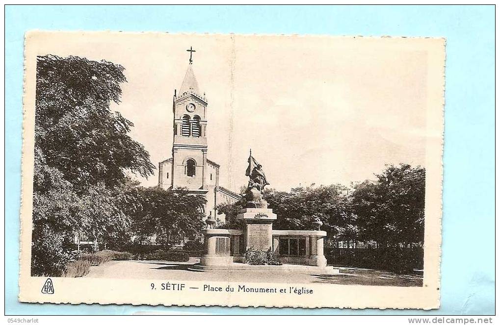 setif place du monument et l'eglise(pliure dans le milieu)
