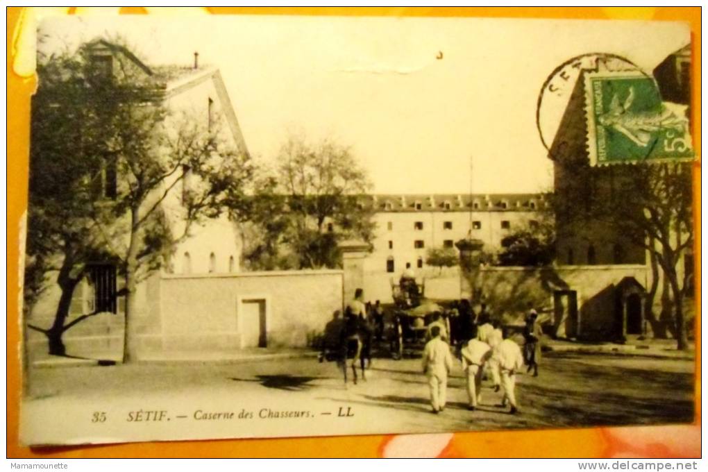 Algérie - CP n° 175K - Sétif, Caserne des Chasseurs, animée  - CPA/E 1910 (?)