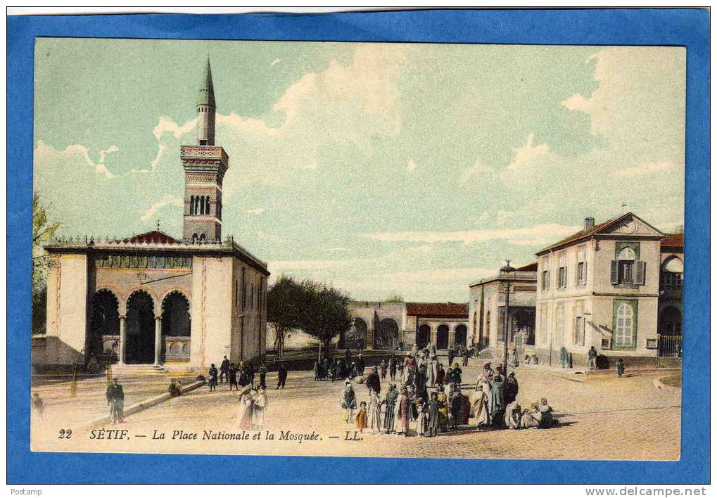 SETIF-La place nationale animée LL    -a voyagé  en 1925