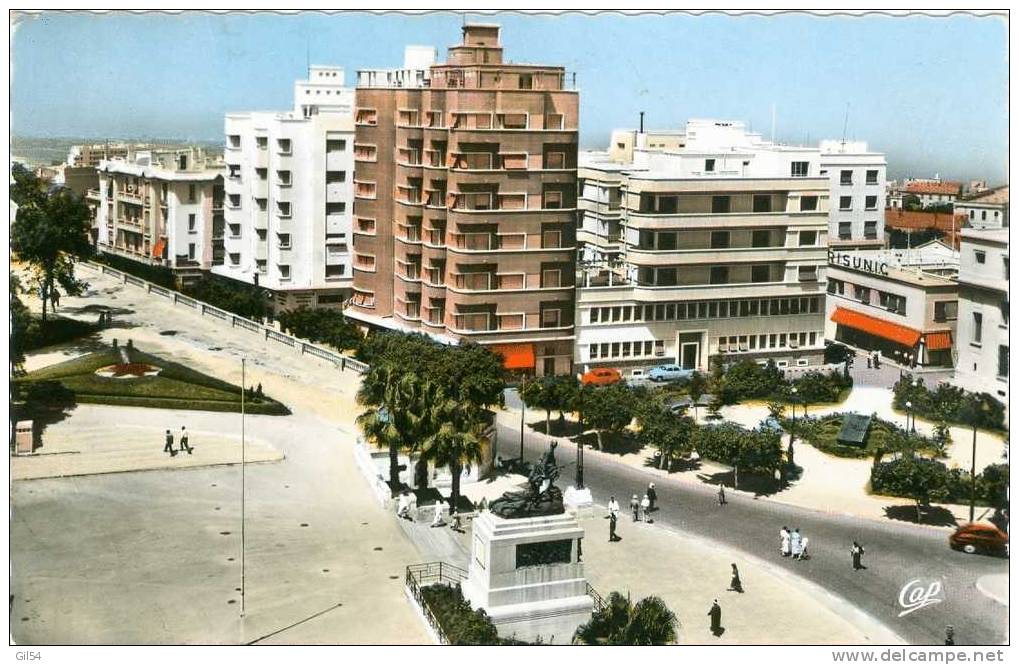 Mostaganem - place de l´hotel de ville   - mv52