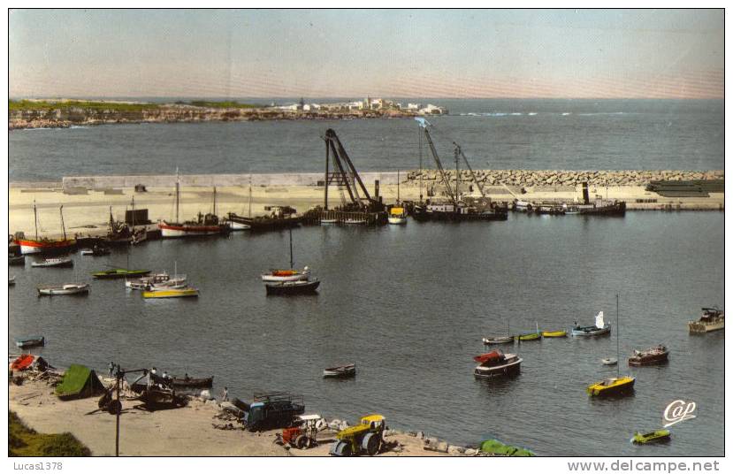 MOSTAGANEM / LE PORT ET LE NOUVEAU BASSIN / JOLIE CPSM 1961