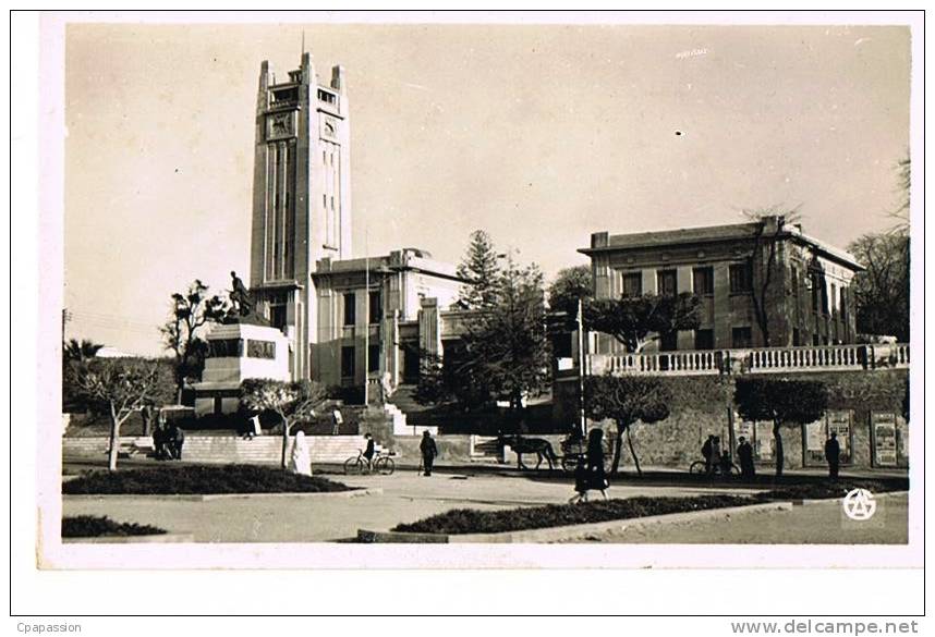MOSTAGANEM -L´Hotel de Ville - Le Monument aux Morts - cpsm  noir et blanc - neuve - Edit A.Sirecly