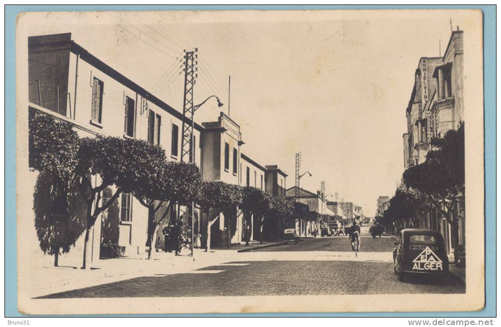 Mostaganem  Collège des garçons écrite en 1960 .