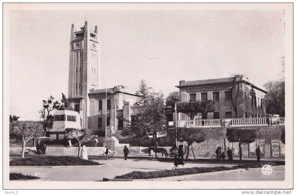 Mostaganem.- (Algérie)  Hôtel de Ville - Le Monument aux Morts