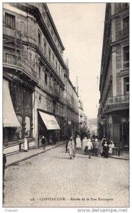 constantine entrée de la rue nationale animée