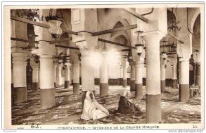 CONSTANTINE - INTERIEUR DE LA GRANDE MOSQUEE .