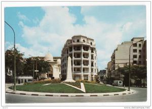 Constantine - Place Colonel Amirouche -- Circulé  - Réf 98