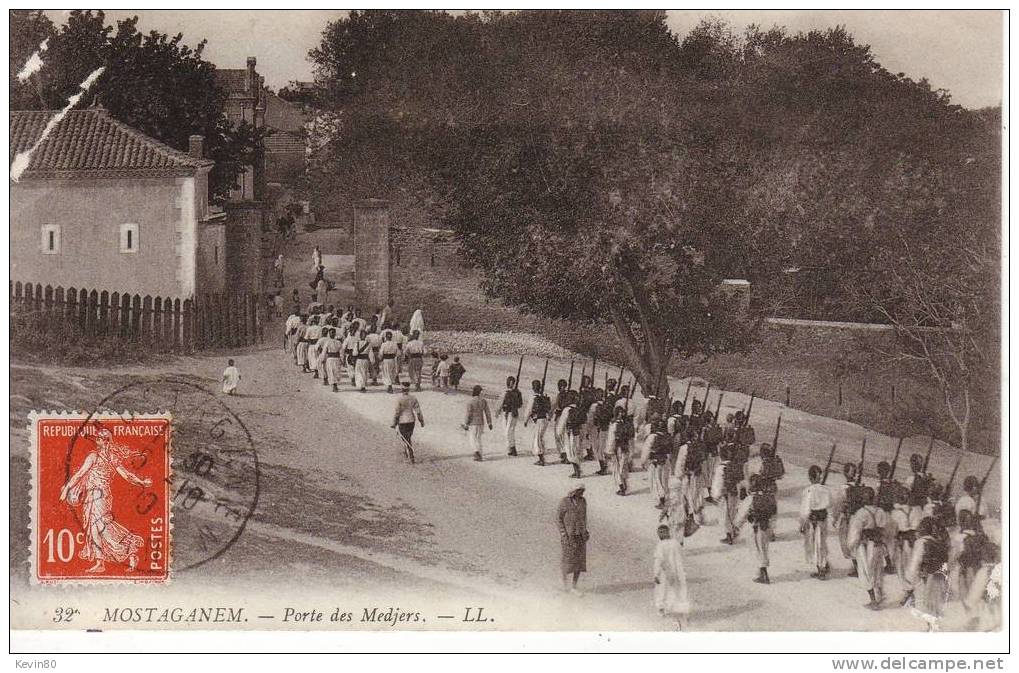 ALGERIE MOSTAGANEM Porte des Medjers cpa animée