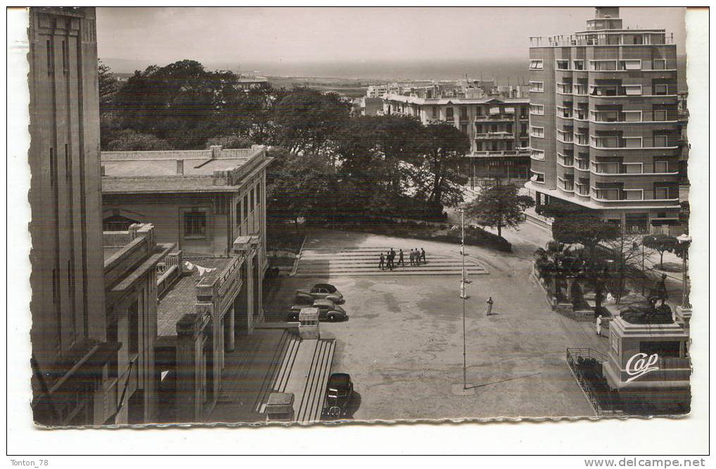 CPSM FORMAT CPA  MOSTAGANEM  LA PLACE DE L'HÔTEL-DE-VILLE