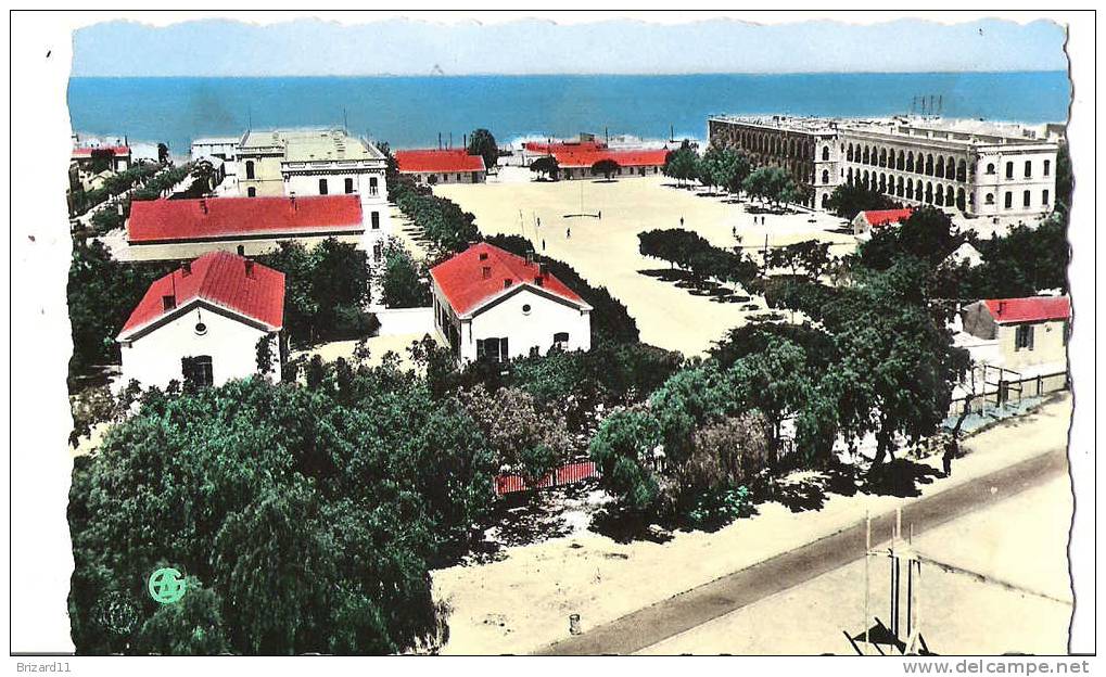 MOSTAGANEM.  La caserne colonieu.   TBE.