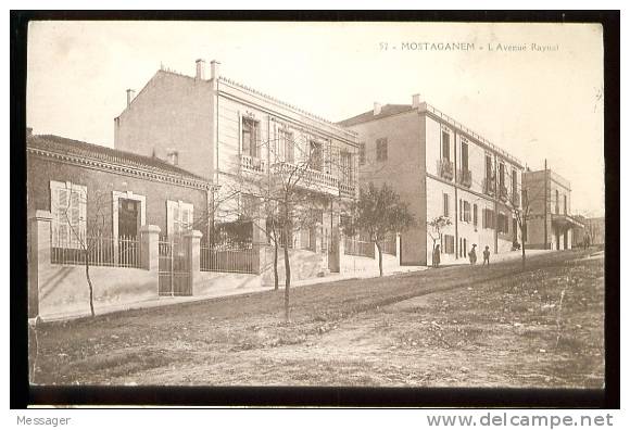 MOSTAGANEM - 52 - L' Avenue Raynal - (Beau plan animé)