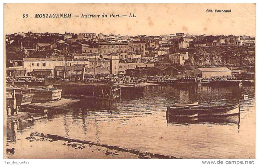 Algérie - Mostaganem - Intérieur du Port