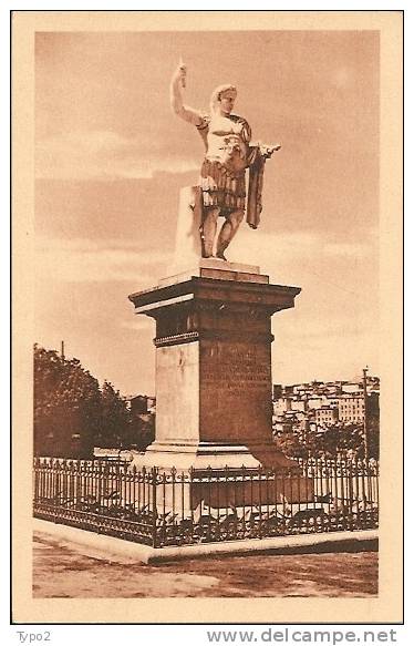 CONSTANTINE - Statue de Constantin TBE