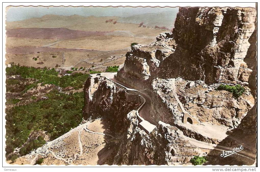 Constantine. Chemin des touristes.