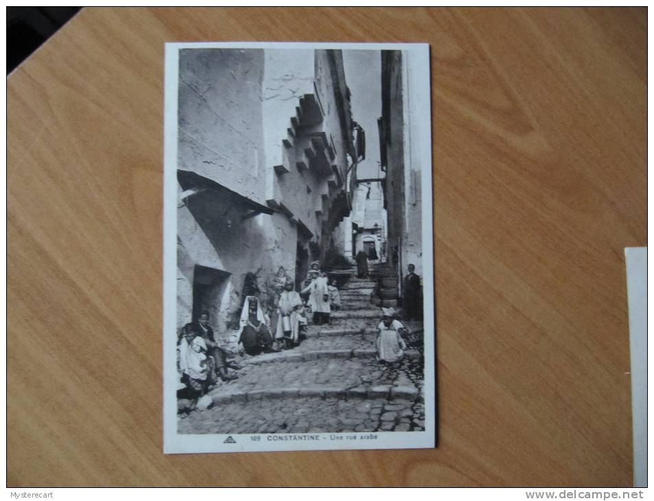CPA  Y6L - constantine une rue arabe animee cap