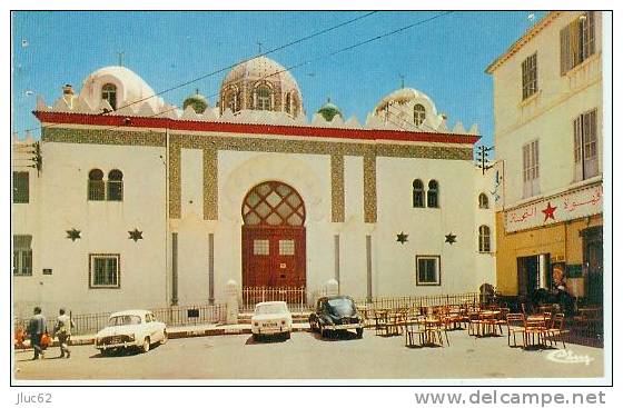 CP.  CONSTANTINE.  LA  MEDRASSA  ET  LA  PLACE.  trous  agraphe  gauche