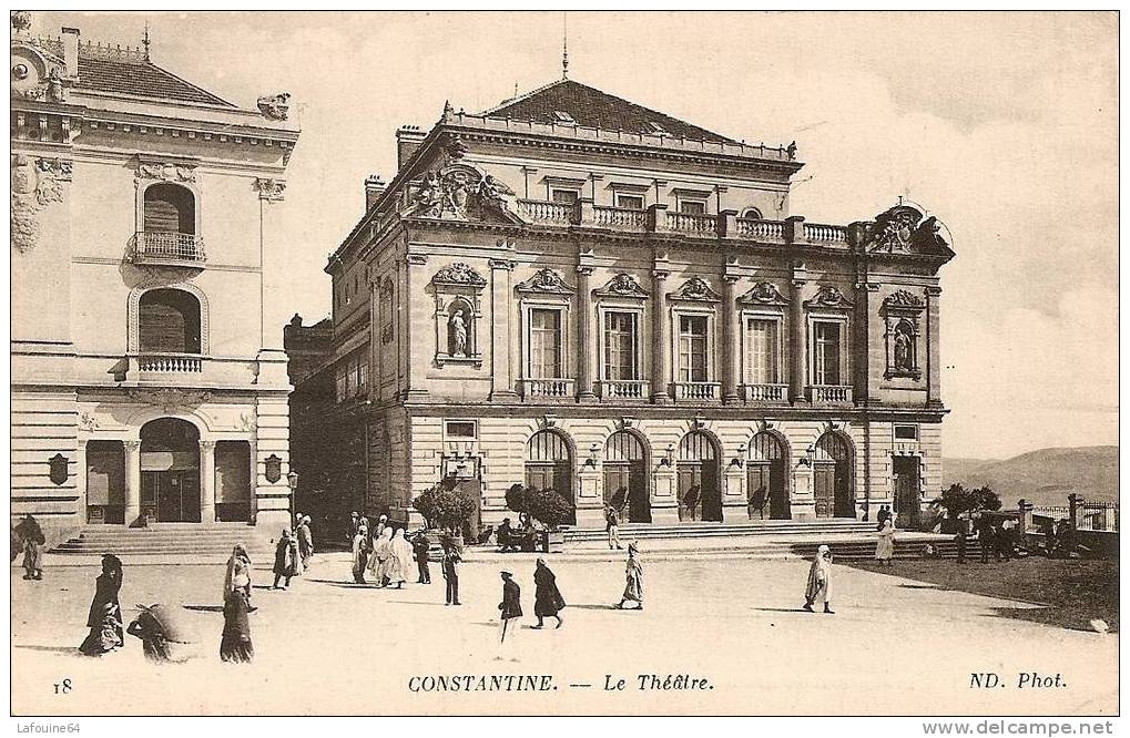 CONSTANTINE - Théâtre et Place animée