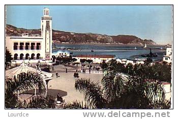 Constantine  place de Marqué et Hôtel de Ville