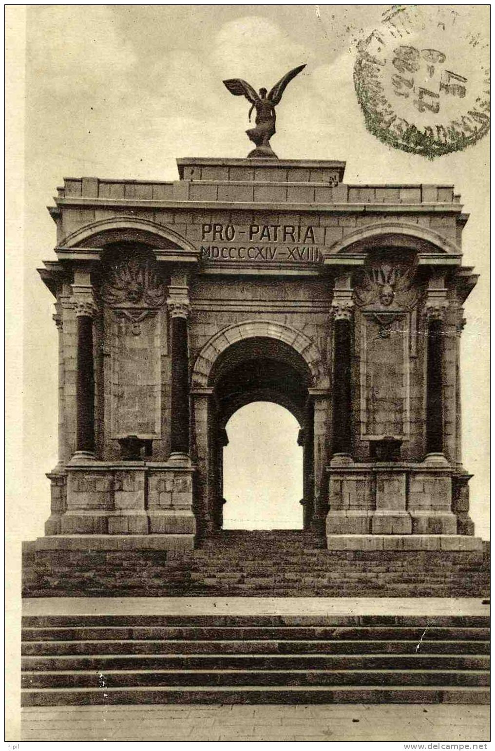 Constantine  monument aux morts