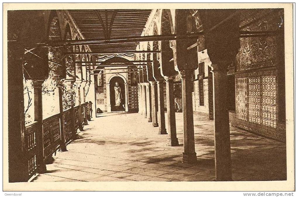 CPA L'ALGERIE Centenaire en 1930 CONSTANTINE Intérieur de l'ancien palais du Bey