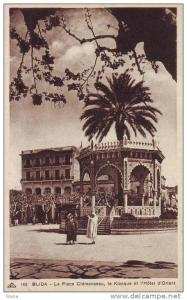 Carte postale N/B  Algérie BLIDA La Place Clémenceau, Le Kiosque et l´Hotel d´Orient