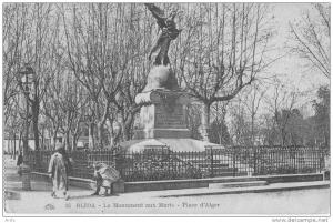 BLIDA - Le monument aux Morts Place d'Alger