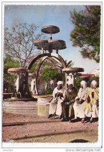 BLIDA - La causette à la fontaine  dans le jardin public Ricci