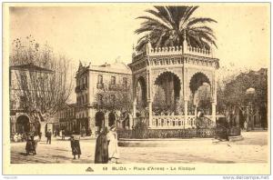 CPA - Blida - Place d'Armes - Le Kiosque