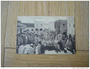 CPA TRES ANIMEE MARCHE DE BISKRA