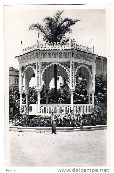 BLIDA - LE KIOSQUE DE LA PLACE D´ARMES . ANIMATION