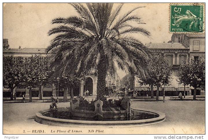 ALGERIE / ALGERIEN    Blida Vue sur la Place d ' Armes