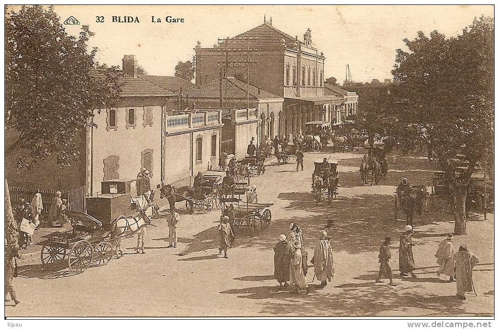 BLIDA La  GARE  TRES  BELLE CARTE TRES ANIME